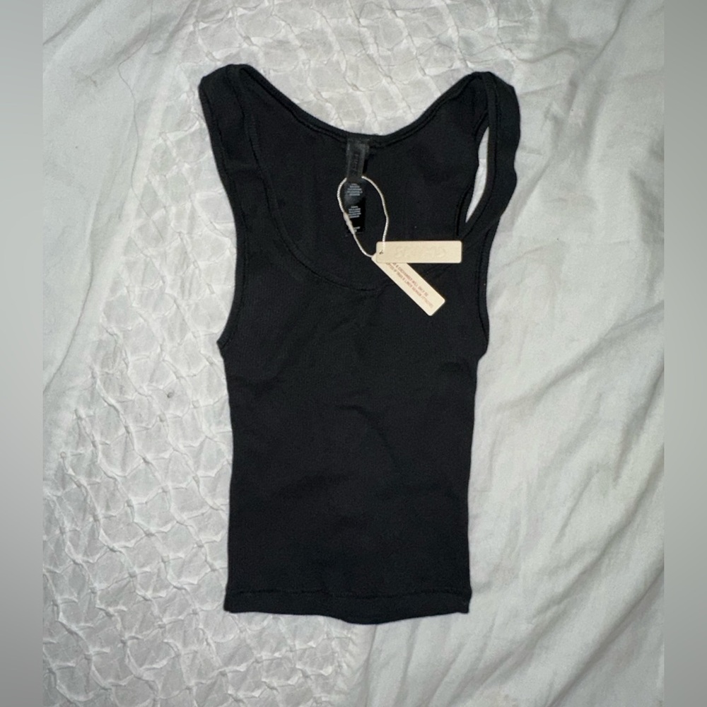 NWT SKIMS FITS EVERYBODY TANK